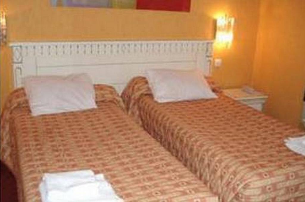 Royal Aboukir Paris Hotel 3*